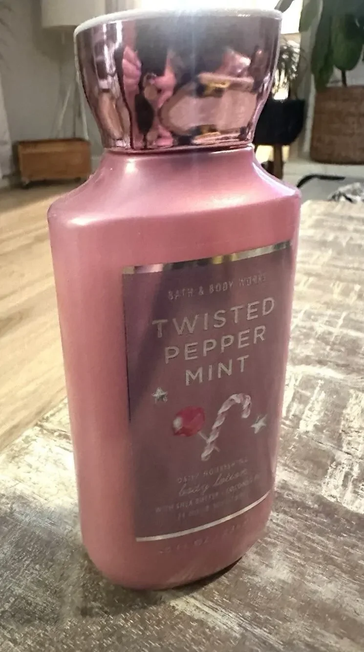 Bath and Body Works Body Lotion [ Twisted Peppermint] 8 oz